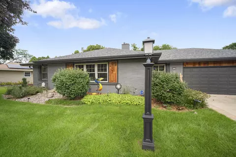 3414 W Pelican, Brown Deer, WI 53209