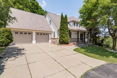 501 Drumlin, Slinger, WI 53086