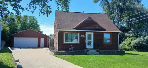 8519 W Adler, Milwaukee, WI 53214