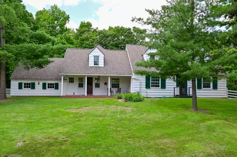 16915 Hidden Pond, Brookfield, WI 53005