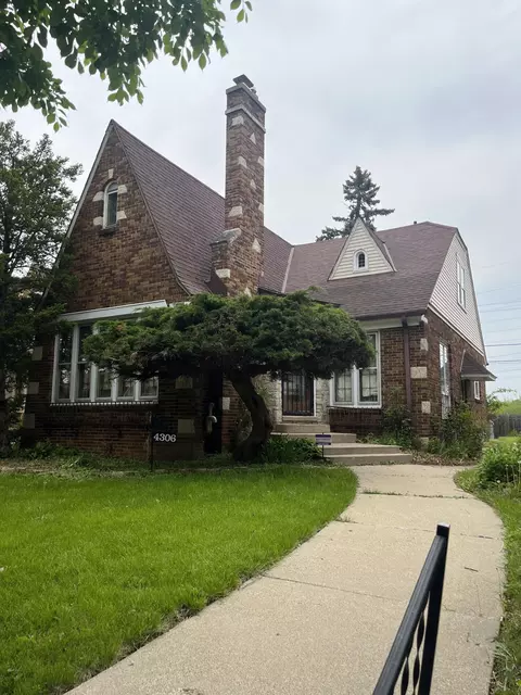 4306 N 21st, Milwaukee, WI 53209