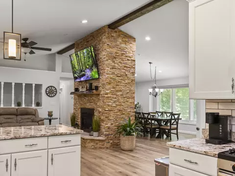w177n12607 De La, Germantown, WI 53022