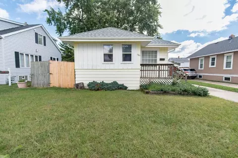 7707 16th, Kenosha, WI 53143