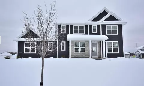 8191 Skylark, Mequon, WI 53097