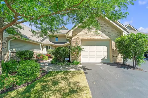n21w24352 Cumberland #31I, Pewaukee, WI 53072