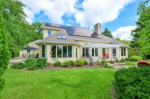 4431 Hampshire Hl, Norway, WI 53185