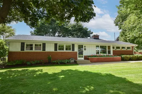 2141 W Fairlane, Glendale, WI 53209