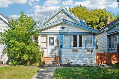 1320 S 77th #1322, West Allis, WI 53214