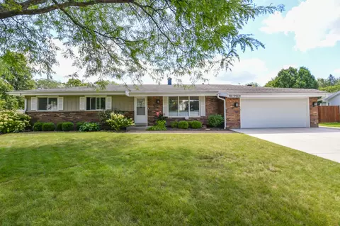 n82w18241 Williamsburg, Menomonee Falls, WI 53051