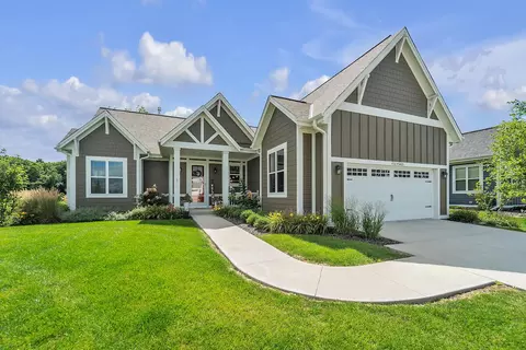 n111w5833 Carolyn, Cedarburg, WI 53012