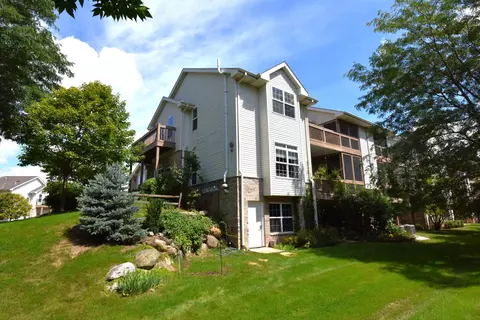 9233 S 51st, Franklin, WI 53132