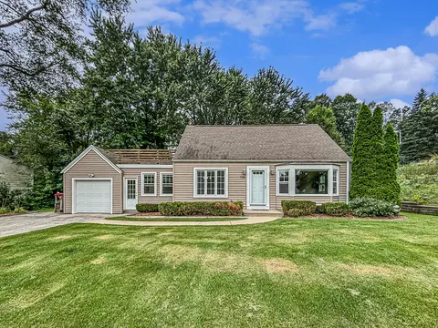 1135 Forest, Brookfield, WI 53005