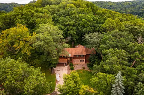 w5701 County Road S, Onalaska, WI 54650