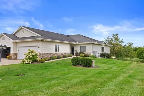 407 Creekside, Delavan, WI 53115