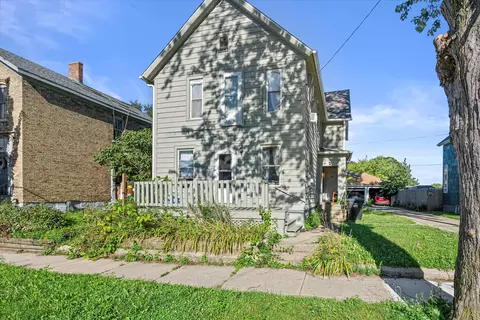 1217 Erie, Racine, WI 53402