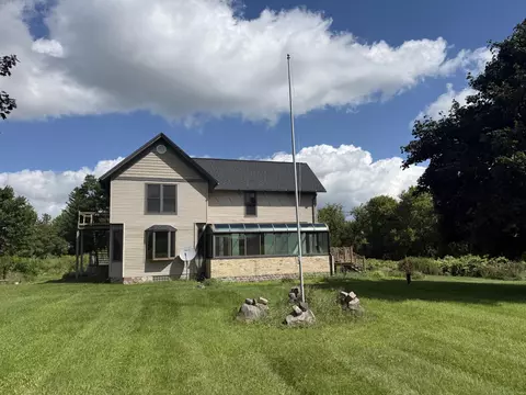 w2064 County Road P, Ixonia, WI 53036