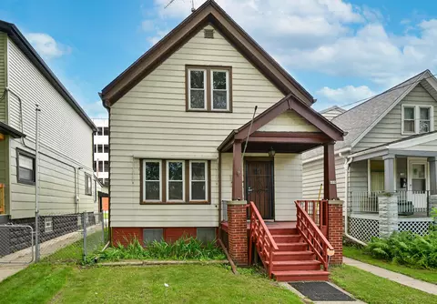 600 N 40th, Milwaukee, WI 53208