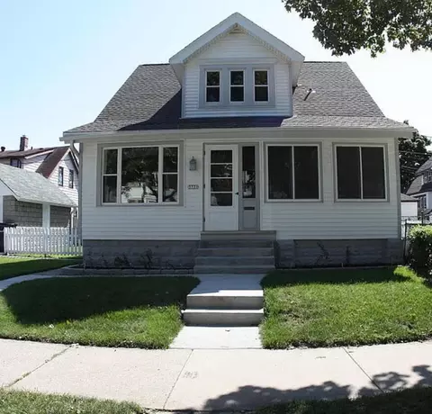 3731 W Dorothy, Milwaukee, WI 53215