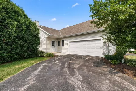 836 Bridlewood, Hartford, WI 53027