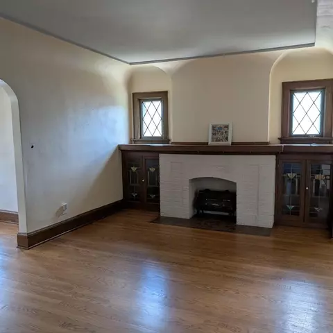 5321 W Wisconsin #5323, Milwaukee, WI 53208