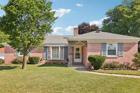 8930 W Hope, Milwaukee, WI 53222