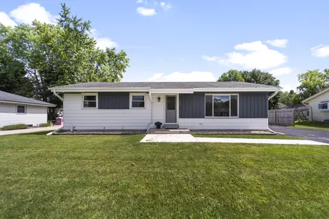 258 S Regis, Saukville, WI 53080