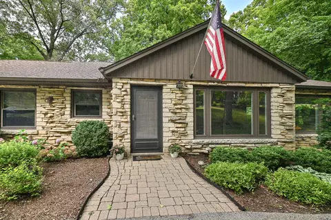 19050 W North, Brookfield, WI 53045