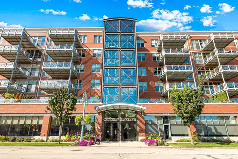541 Erie #304, Milwaukee, WI 53202