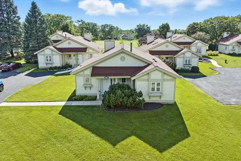 1642 Cottage #7-48, Geneva, WI 53147