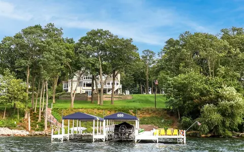 620 S Lake Shr, Lake Geneva, WI 53147