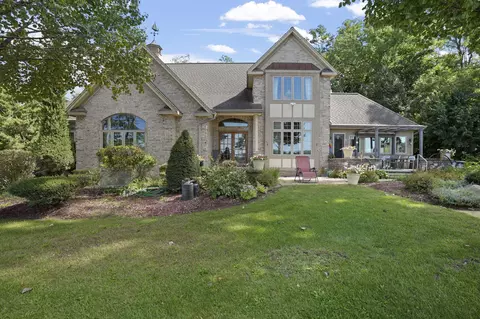 N9198 East Shore, East Troy, WI 53120