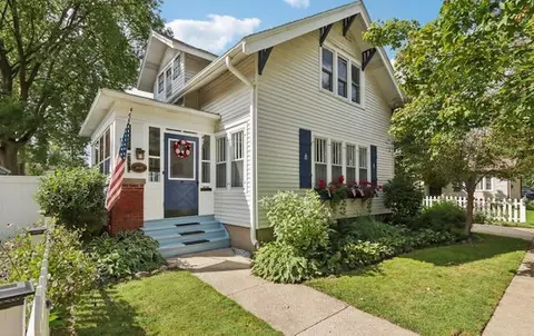 1116 Dodge, Lake Geneva, WI 53147
