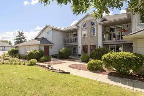 1055 Quinlan #A, Pewaukee, WI 53072