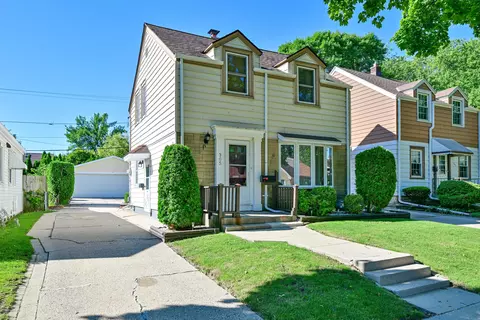 305 E Van Beck, Milwaukee, WI 53207