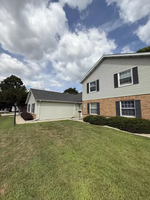 8037 41st #29C, Kenosha, WI 53142