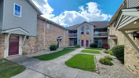 9151 S Aspen #3, Oak Creek, WI 53154