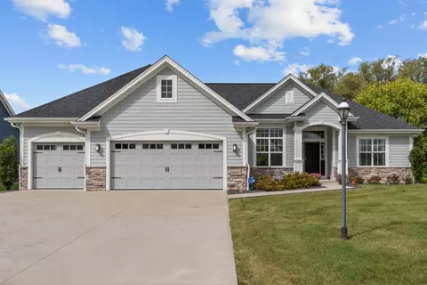4267 Woodland, Jackson, WI 53037