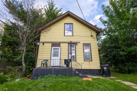 1215 Racine, Racine, WI 53403
