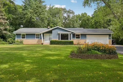 21380 W Glengarry, New Berlin, WI 53146