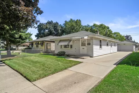 2307 Hayes, Racine, WI 53405