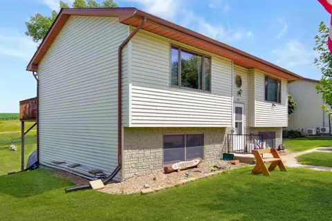 1101 1st, Waukon, IA 52172