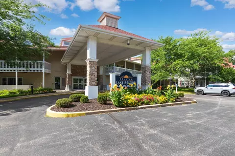 1505 S S Shr #301, Delavan, WI 53115