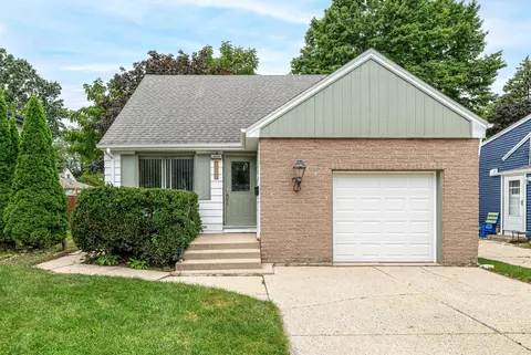 1009 S 111th, West Allis, WI 53214