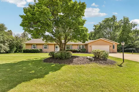 2885 W Southway, Franklin, WI 53132
