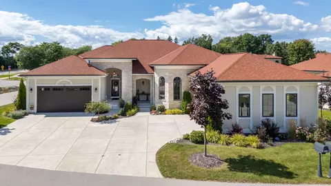 1640 Toscano, Oconomowoc, WI 53066