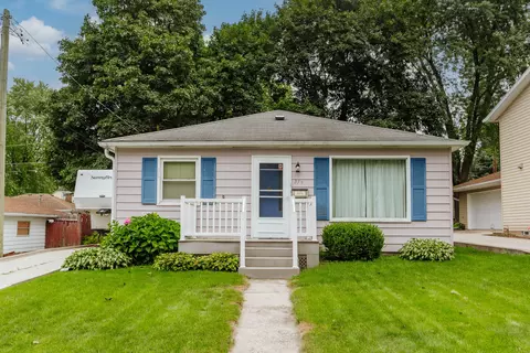 375 W Rogers, Hartford, WI 53027