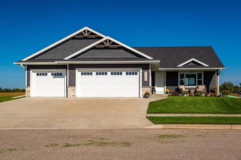 2127 Spakenburg, Holmen, WI 54636