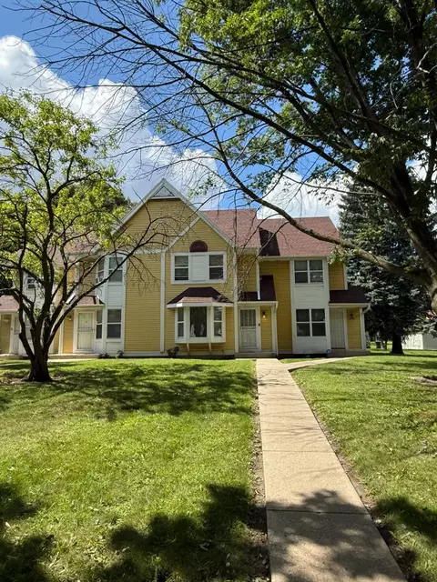 2339 N Grant, Milwaukee, WI 53210