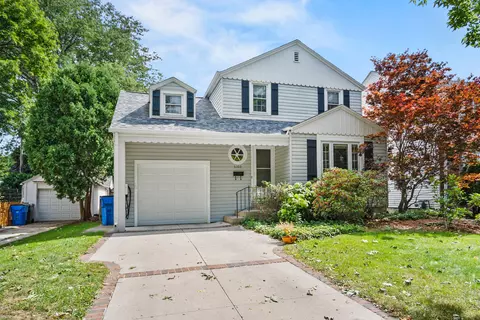 5160 N Kent, Whitefish Bay, WI 53217