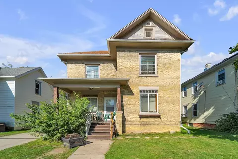 1910 Lasalle, Racine, WI 53402
